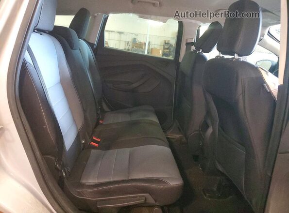 1FMCU0F75JUA09336 2018 FORD ESCAPE Silver უკანა სალონის ხედი