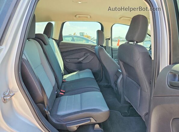 1FMCU0F75JUB13034 2018 FORD ESCAPE Silver Vista interior trasera