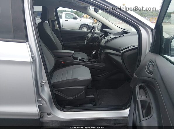 1FMCU0F75JUD08390 2018 FORD ESCAPE Silver Front interior view