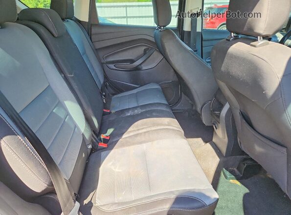 1FMCU0F75KUA89545 2019 FORD ESCAPE Silver Vista interior trasera