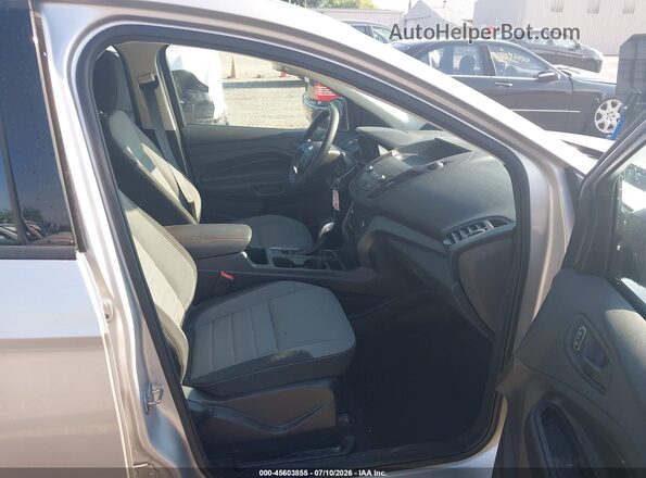 1FMCU0F75KUB32104 2019 FORD ESCAPE Silver Front interior view