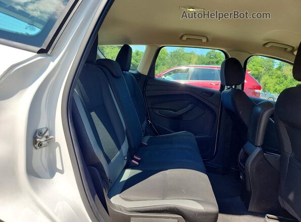 1FMCU0F76GUB44317 2016 FORD ESCAPE White Widok wnętrza z tyłu