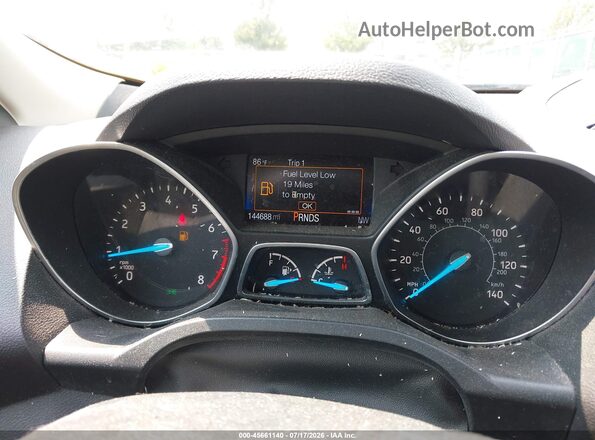1FMCU0F76JUA59887 2018 FORD ESCAPE Red Rear seats view