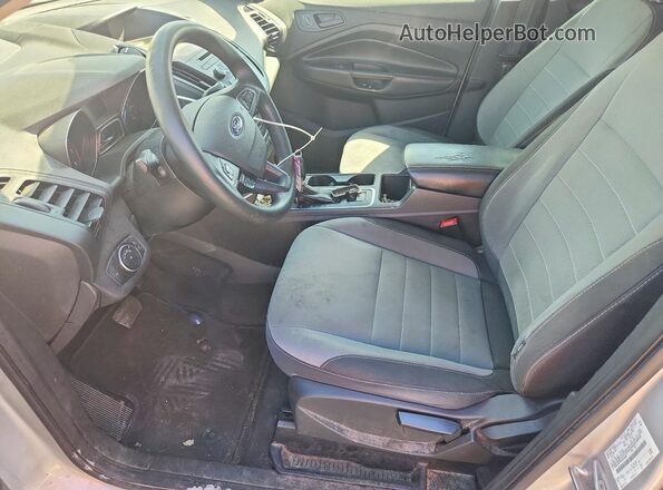 1FMCU0F78JUB10046 2018 FORD ESCAPE Silver Front interior view