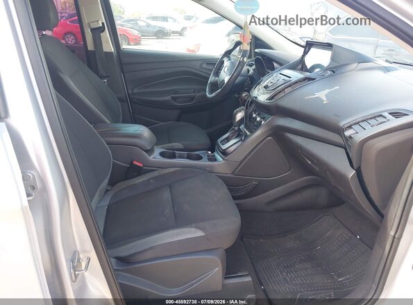 1FMCU0F7XGUC05295 2016 FORD ESCAPE Серебряный Вид салона спереди