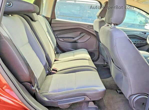 1FMCU0F7XJUC45545 2018 FORD ESCAPE Burgundy Rear interior view