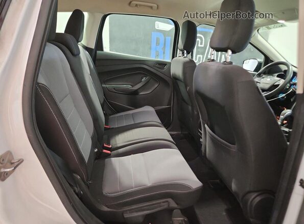 1FMCU0F7XKUB67351 2019 FORD ESCAPE White Widok wnętrza z tyłu