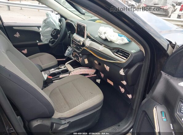 1FMCU0G60LUB92105 2020 FORD ESCAPE Черный Вид салона спереди