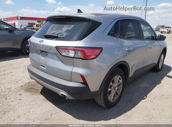 1FMCU0G61NUB09090 2022 FORD ESCAPE Silver Trasero derecho