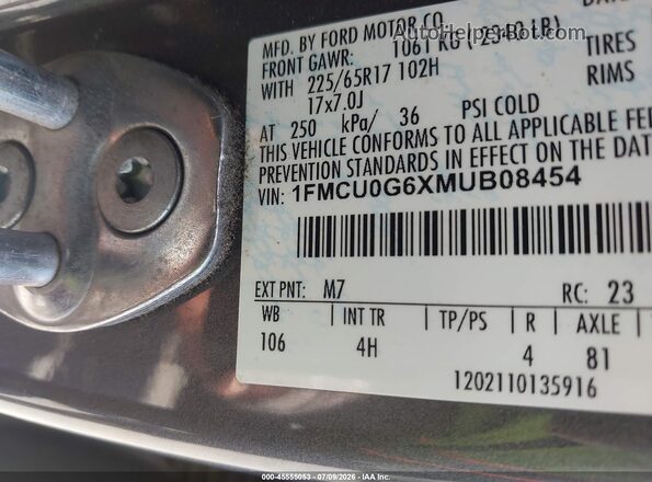 1FMCU0G6XMUB08454 2021 FORD ESCAPE Gray Vista del compartimento del motor