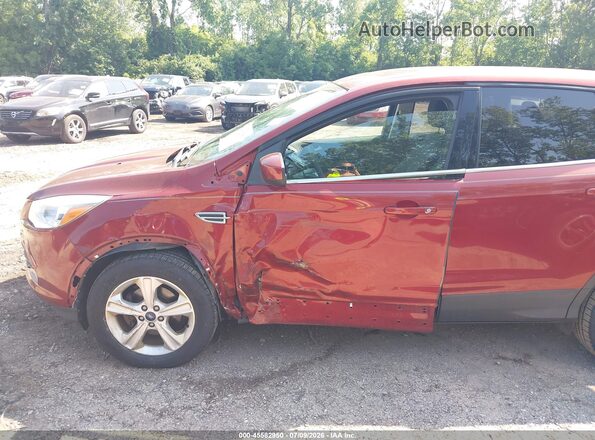 1FMCU0G76GUB78840 2016 FORD ESCAPE Red Widok z przodu