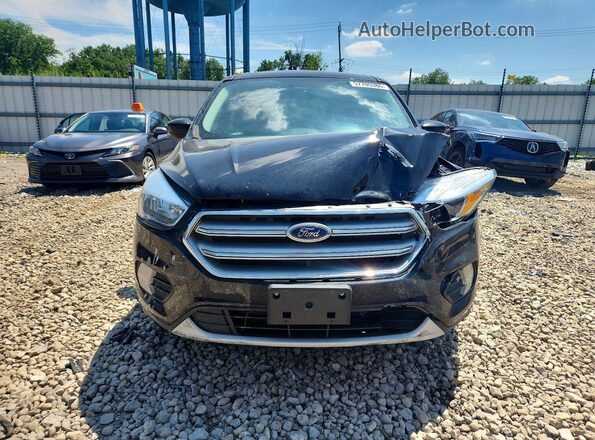 1FMCU0G95HUB20060 2017 FORD ESCAPE Черный Вид спереди