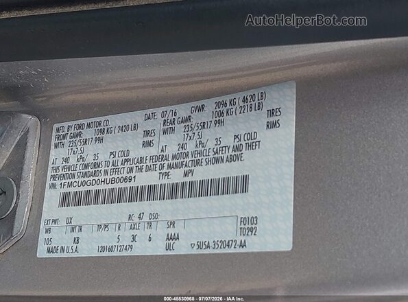 1FMCU0GD0HUB00691 2017 FORD ESCAPE Silver Vista del compartimento del motor