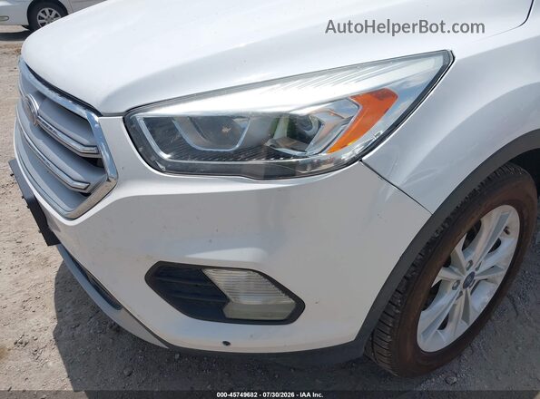 1FMCU0GD0HUB15207 2017 FORD ESCAPE White Vista frontal
