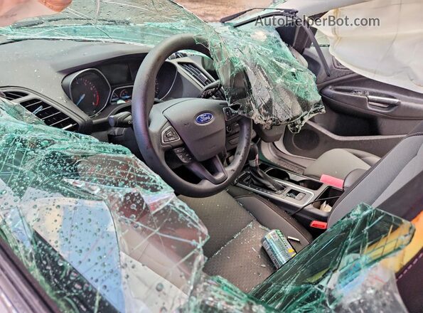 1FMCU0GD0HUB26479 2017 FORD ESCAPE White Widok deski rozdzielczej