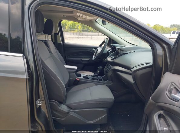 1FMCU0GD0HUC08888 2017 FORD ESCAPE Gray Front interior view