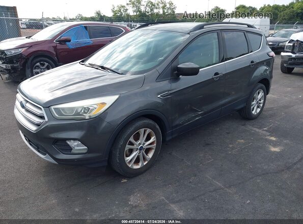 1FMCU0GD0HUC71957 2017 FORD ESCAPE Gray Vista tres cuartos delantera izquierda