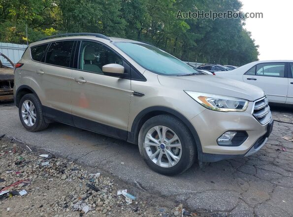 1FMCU0GD0HUD04620 2017 FORD ESCAPE Gold Przód prawy