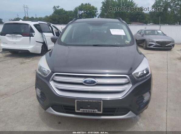 1FMCU0GD0JUA52793 2018 FORD ESCAPE Серый Вид спереди