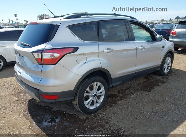 1FMCU0GD0JUB13933 2018 FORD ESCAPE Silver Հետևի աջ