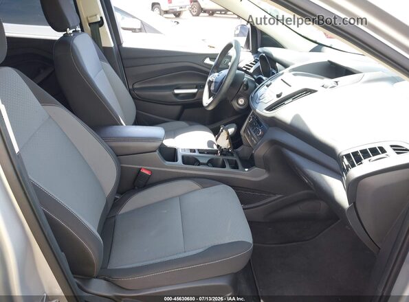 1FMCU0GD0JUB13933 2018 FORD ESCAPE Silver Սալոնի դիմացի տեսք