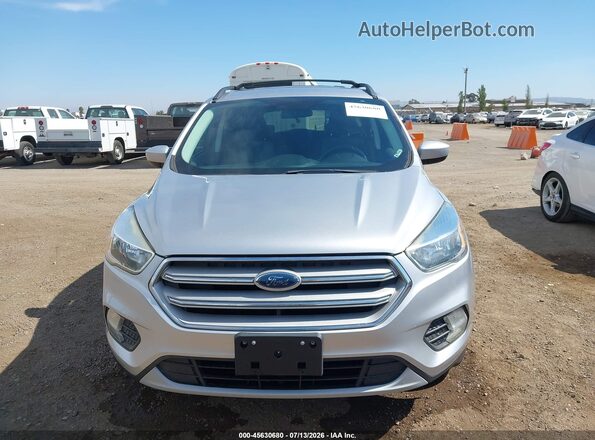 1FMCU0GD0JUB13933 2018 FORD ESCAPE Silver Սարքավորումների վահանակի տեսք