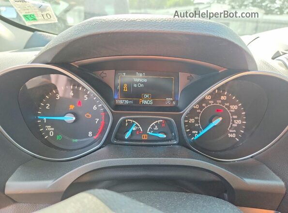 1FMCU0GD0JUB35916 2018 FORD ESCAPE Red Widok zestawu wskaźników