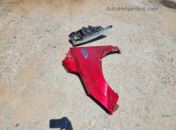 1FMCU0GD0JUB35916 2018 FORD ESCAPE Red Widok komory silnika