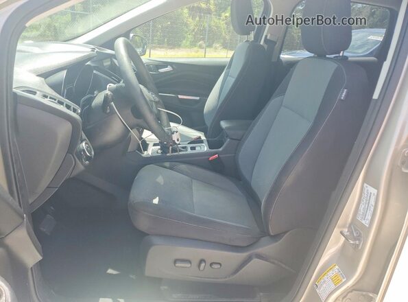 1FMCU0GD0JUC67431 2018 FORD ESCAPE Beige წინა სალონის ხედი