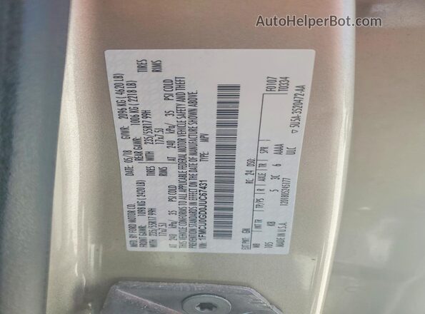 1FMCU0GD0JUC67431 2018 FORD ESCAPE Beige VIN კოდის სტიკერის ხედი