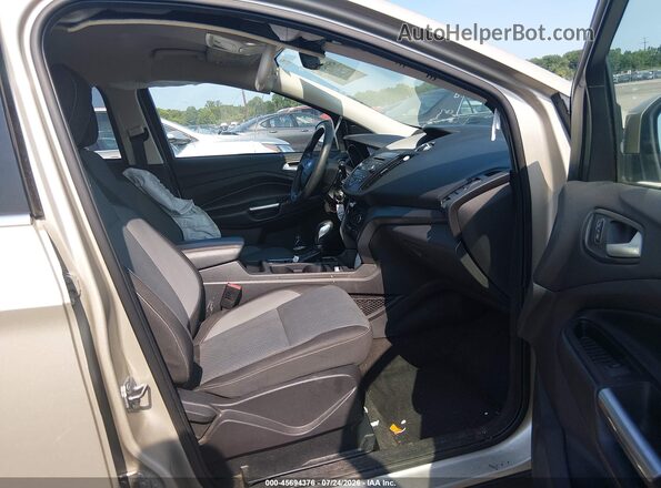1FMCU0GD0JUC73939 2018 FORD ESCAPE Желто-коричневый Вид салона спереди