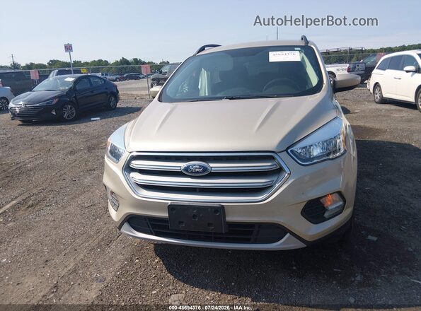1FMCU0GD0JUC73939 2018 FORD ESCAPE Желто-коричневый Вид щитка приборов
