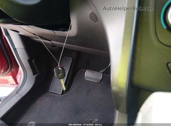 1FMCU0GD0JUD42726 2018 FORD ESCAPE Red Widok deski rozdzielczej