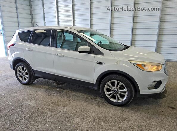 1FMCU0GD0KUB30989 2019 FORD ESCAPE White Front right