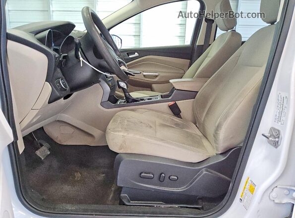 1FMCU0GD0KUB30989 2019 FORD ESCAPE White Front interior view