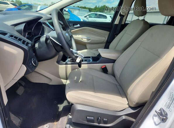 1FMCU0GD0KUB57822 2019 FORD ESCAPE White Front interior view
