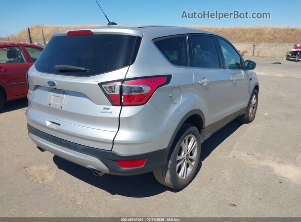1FMCU0GD1HUC51538 2017 FORD ESCAPE Серебряный Задняя правая четверть