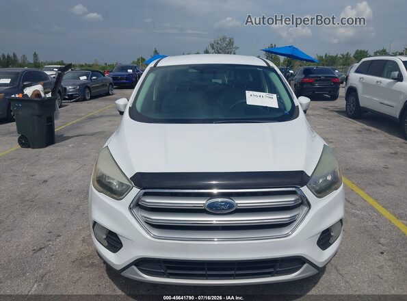 1FMCU0GD1HUC59798 2017 FORD ESCAPE Белый Вид щитка приборов