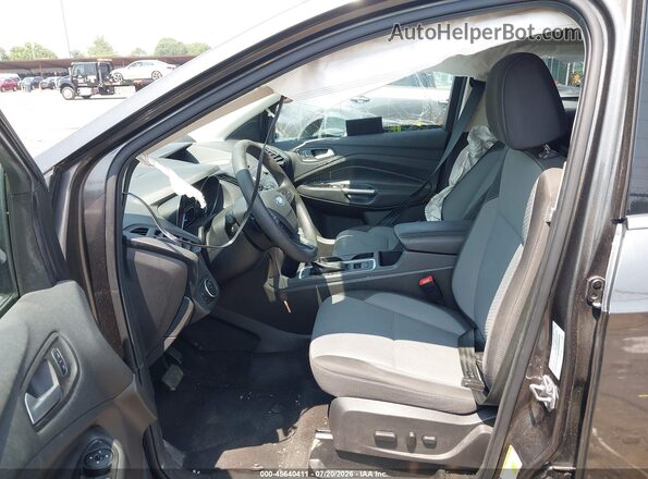 1FMCU0GD1HUD50568 2017 FORD ESCAPE Black Widok wnętrza z przodu