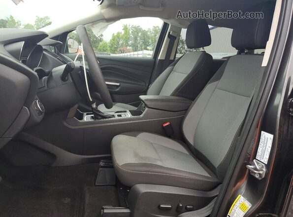 1FMCU0GD1HUE20229 2017 FORD ESCAPE Gray Front interior view