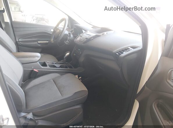 1FMCU0GD1JUA74978 2018 FORD ESCAPE White Widok wnętrza z przodu