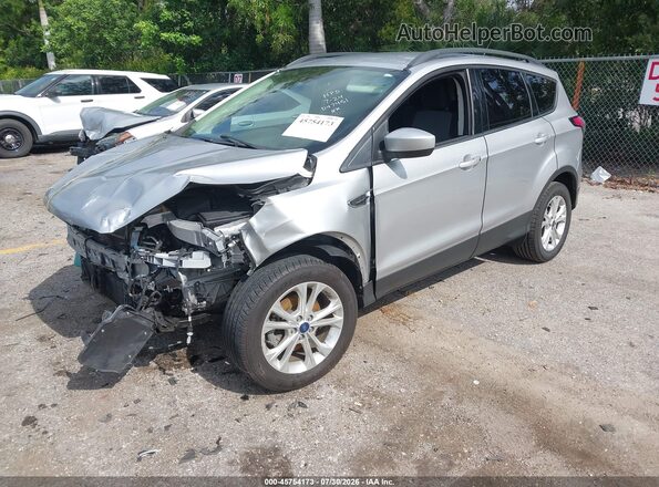 1FMCU0GD1JUD47451 2018 FORD ESCAPE Silver Առջևի ձախ երեք քառորդ տեսարան