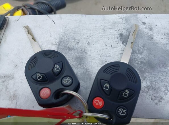1FMCU0GD2HUC67795 2017 FORD ESCAPE White Вид панелі приладів