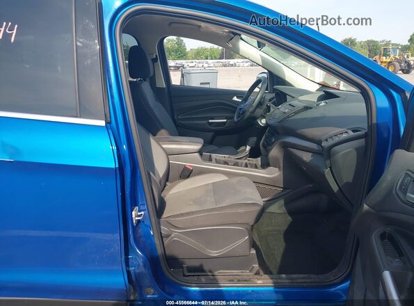 1FMCU0GD2HUD74636 2017 FORD ESCAPE Blue Front interior view