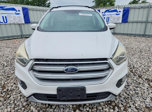 1FMCU0GD2HUE26489 2017 FORD ESCAPE Белый Вид спереди