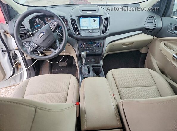 1FMCU0GD2HUE26489 2017 FORD ESCAPE Белый Вид панели приборов