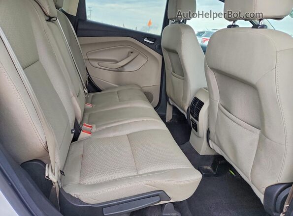 1FMCU0GD2HUE26489 2017 FORD ESCAPE Белый Вид задней части салона