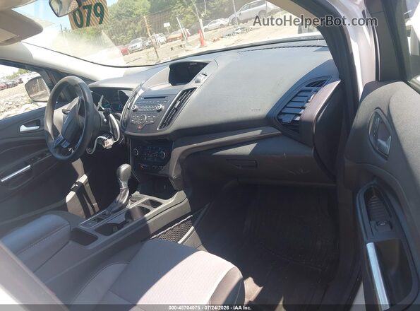 1FMCU0GD2HUE76986 2017 FORD ESCAPE White Սալոնի դիմացի տեսք