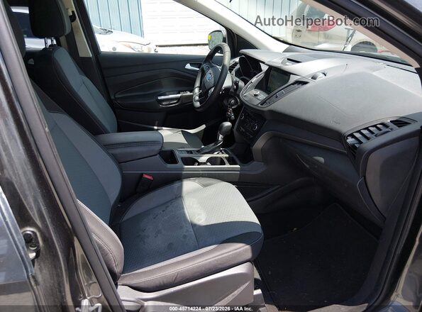 1FMCU0GD2HUE90970 2017 FORD ESCAPE Gray Front interior view