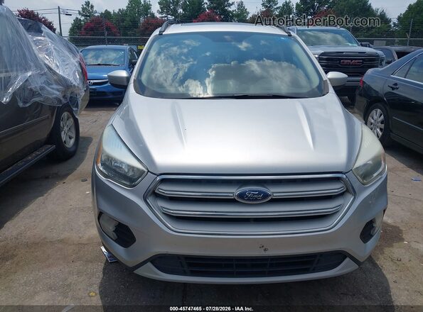 1FMCU0GD2JUA65707 2018 FORD ESCAPE Серебряный Вид спереди